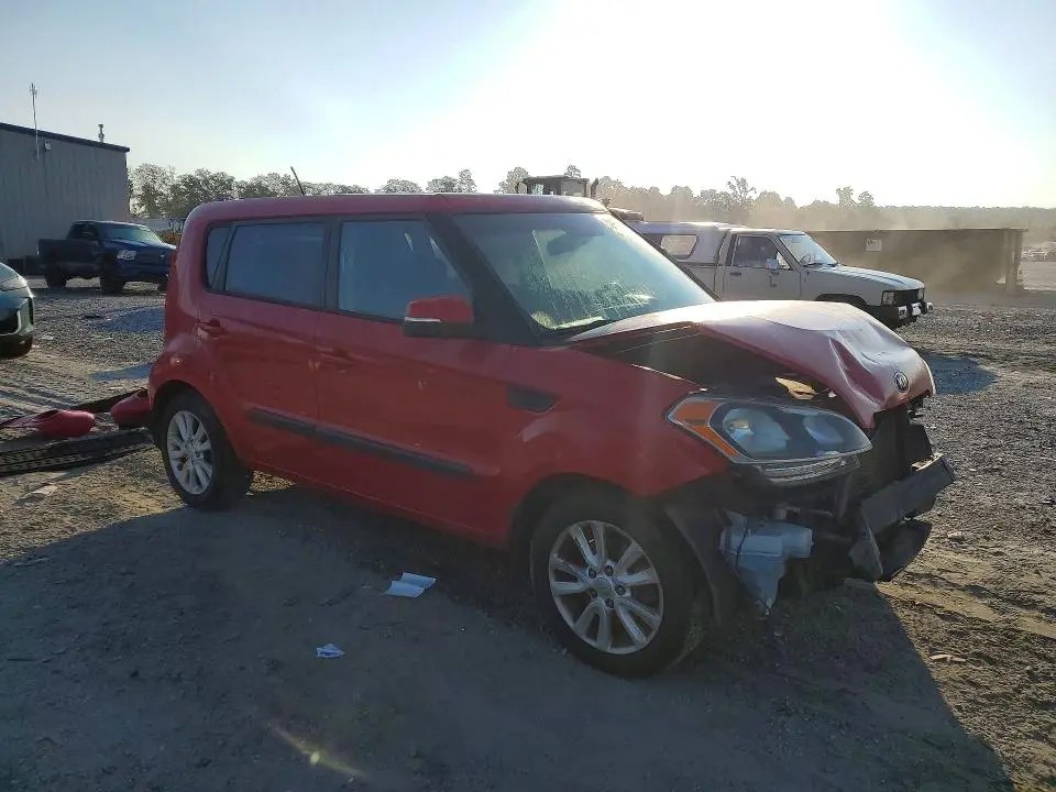 2013 KIA SOUL +  