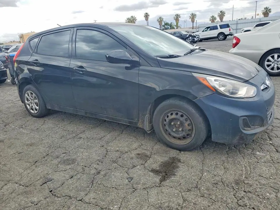 2013 HYUNDAI ACCENT GS  