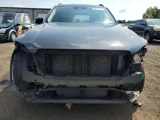 2017 VOLVO XC90 T6  