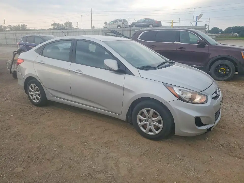 2013 HYUNDAI ACCENT GLS  
