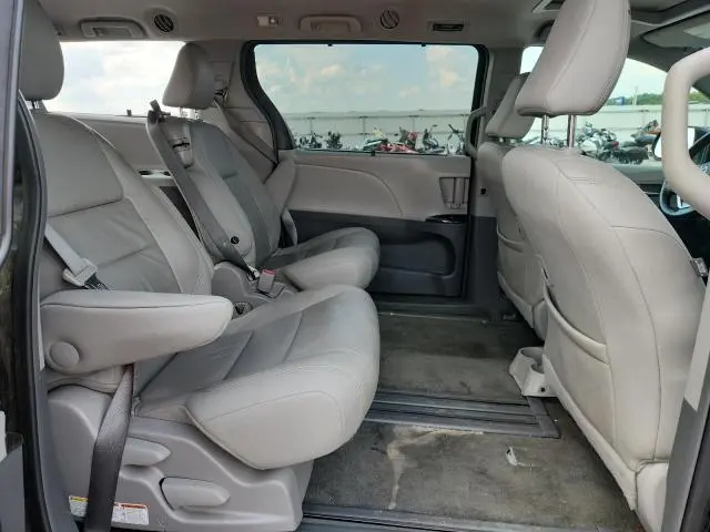 2015 TOYOTA SIENNA XLE  