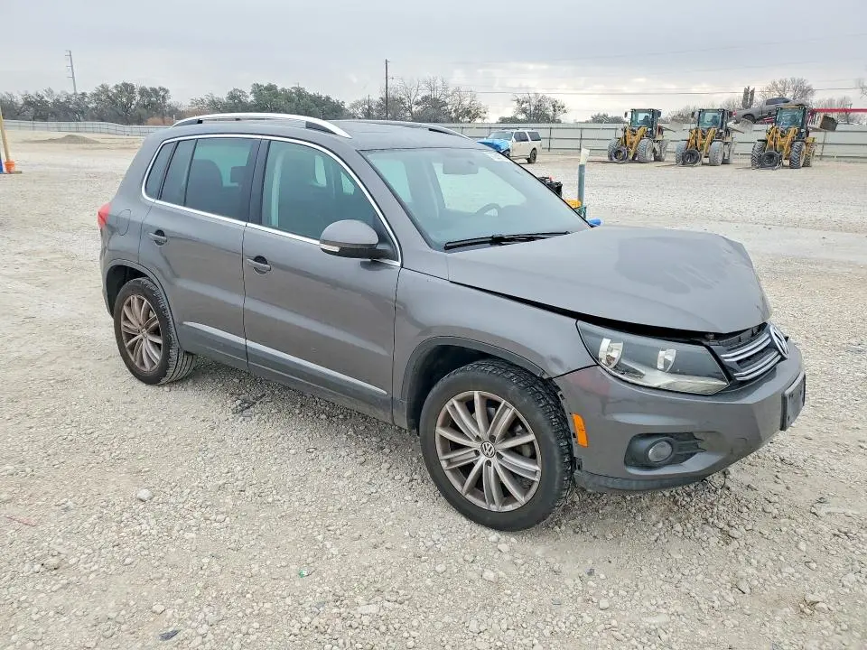 2012 VOLKSWAGEN TIGUAN S  