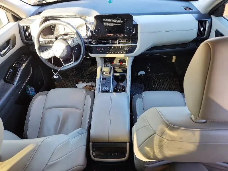 2022 NISSAN PATHFINDER SL  
