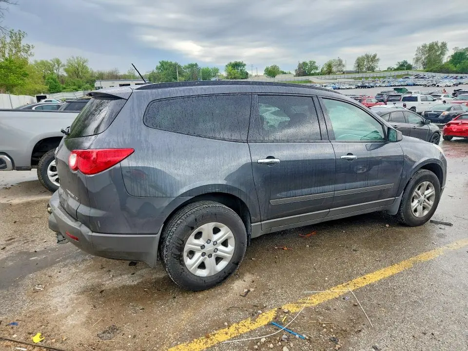2012 CHEVROLET TRAVERSE LS  