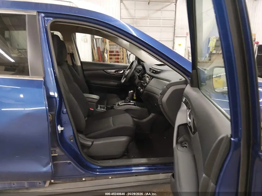 2017 NISSAN ROGUE SV
