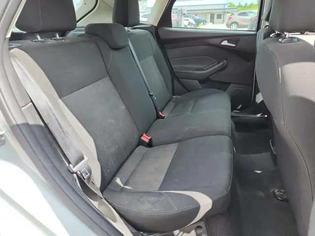 2015 FORD FOCUS SE  