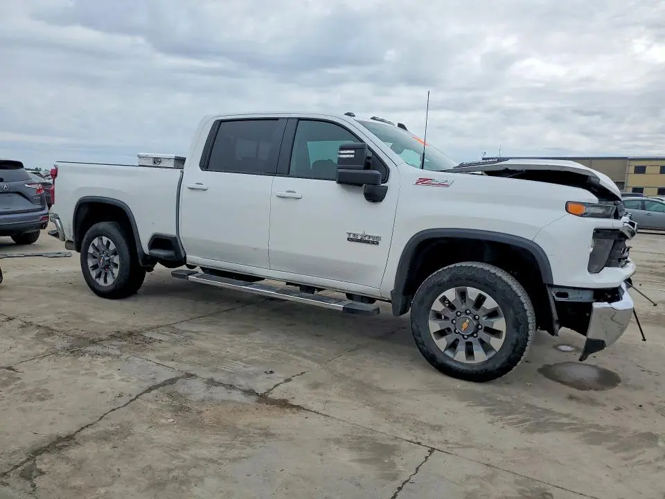 2025 CHEVROLET SILVERADO   
