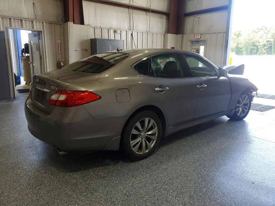 2013 INFINITI M37 X  