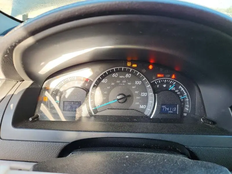 2015 TOYOTA CAMRY LE  