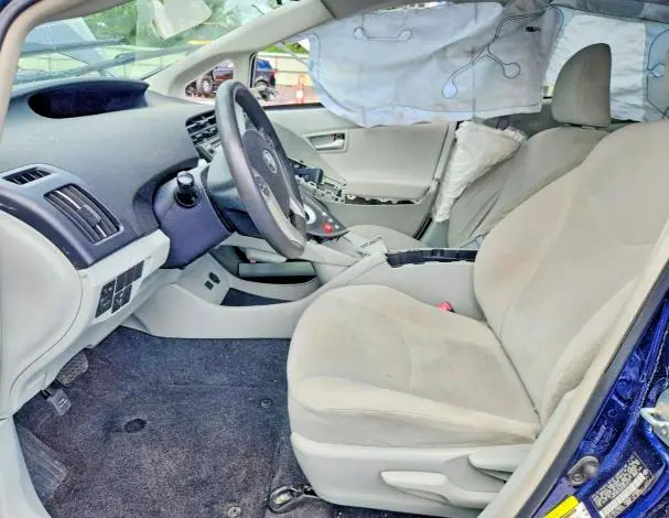 2013 TOYOTA PRIUS THREE  