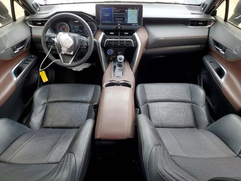 2021 TOYOTA VENZA XLE  