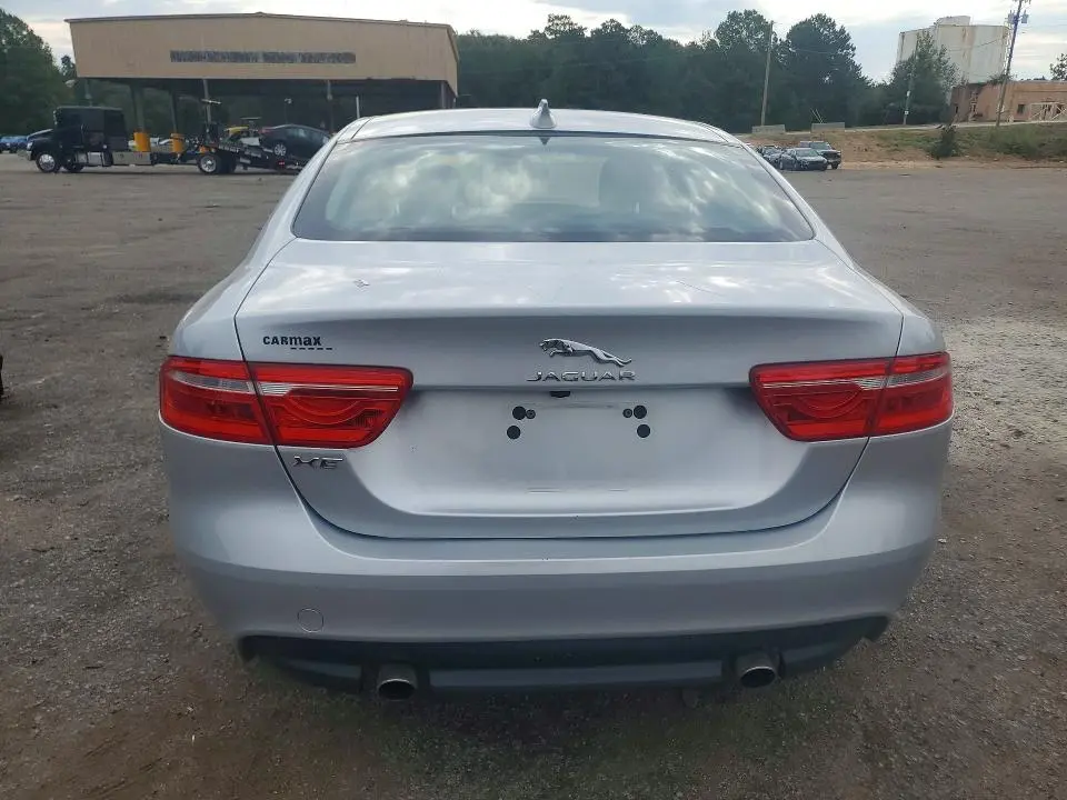 2018 JAGUAR XE PREMIUM  