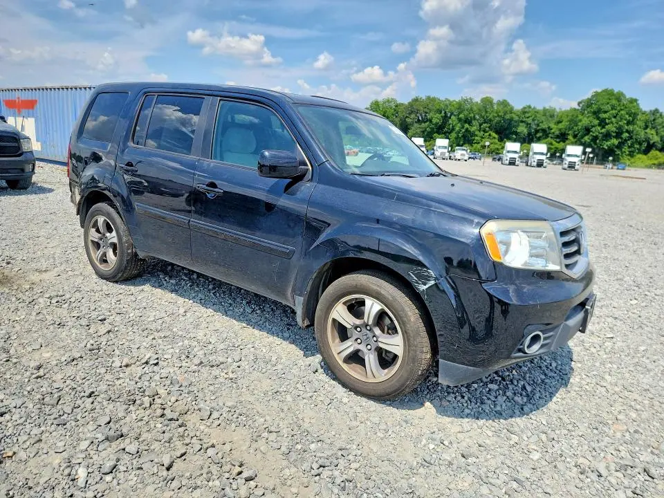 2015 HONDA PILOT SE  