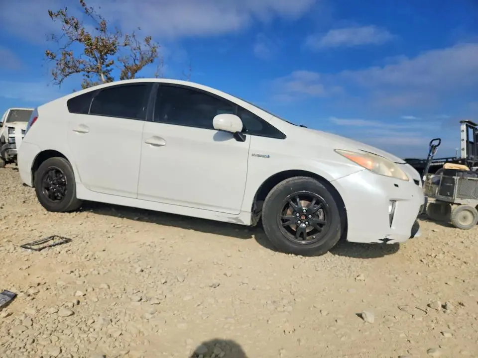2013 TOYOTA PRIUS THREE  