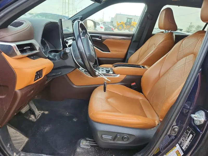 2022 TOYOTA HIGHLANDER PLATINUM  