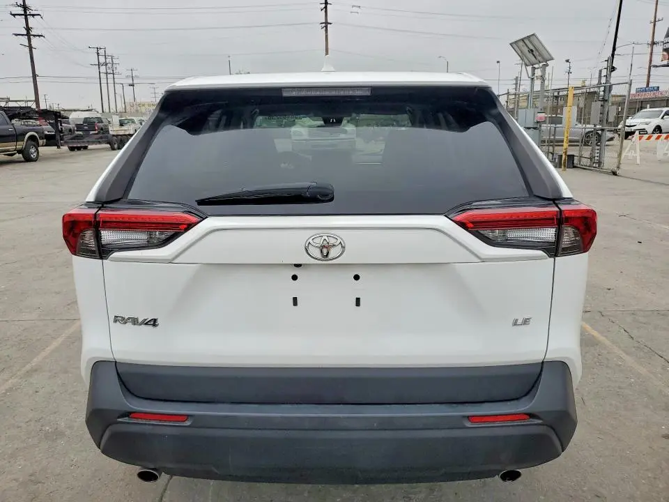2022 TOYOTA RAV4 LE  