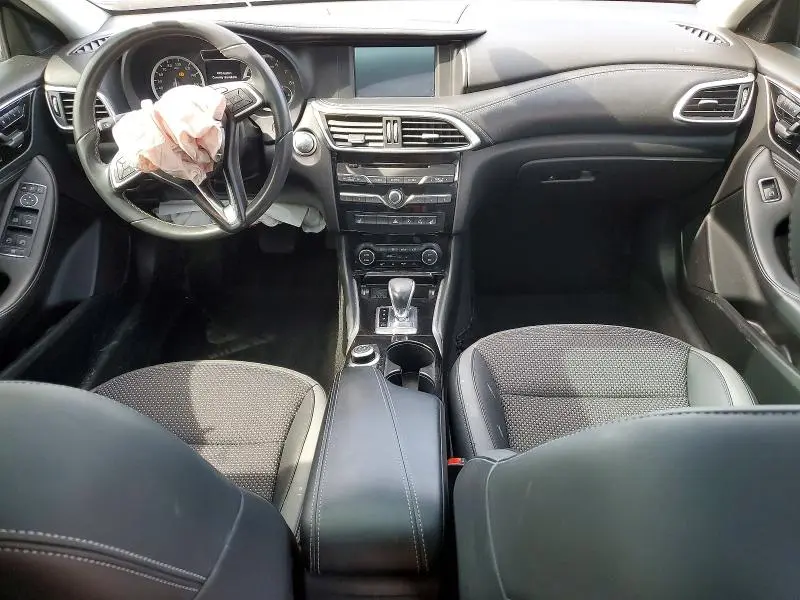 2019 INFINITI QX30 LUXE  
