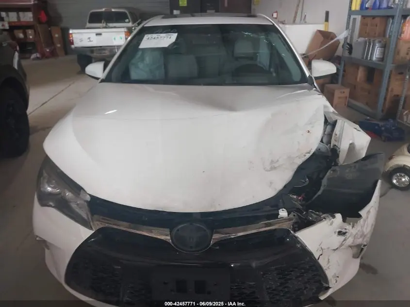 2015 TOYOTA CAMRY SE
