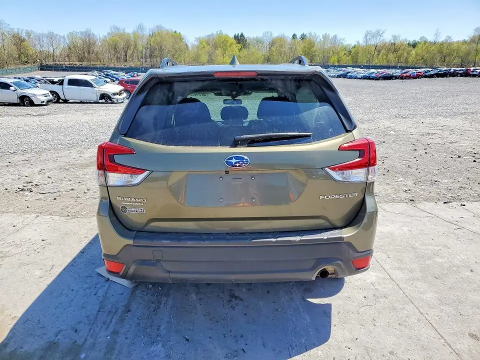 2023 SUBARU FORESTER PREMIUM  