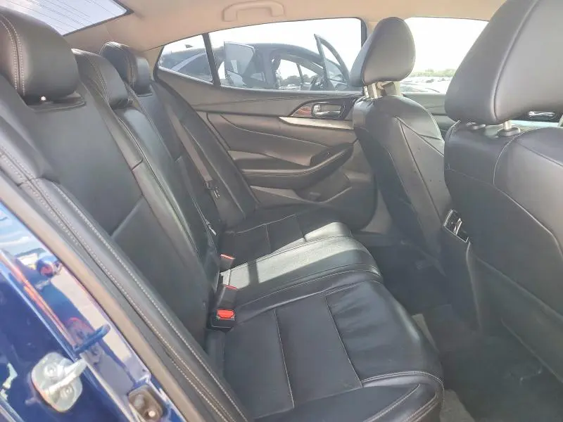 2020 NISSAN MAXIMA SV  