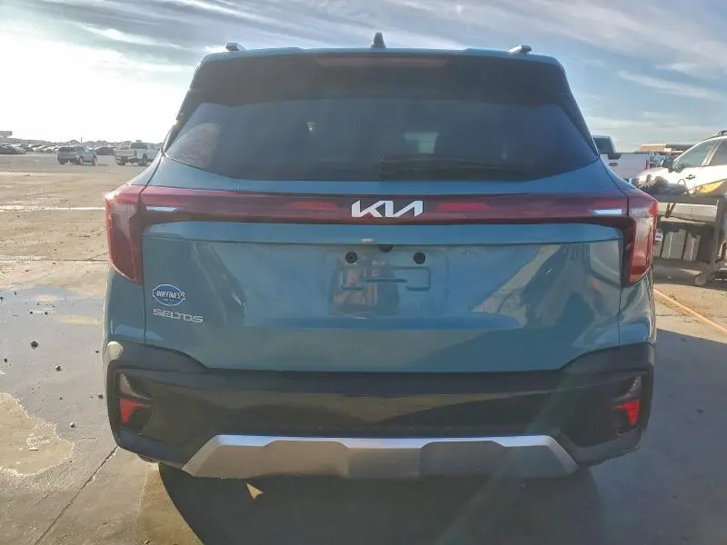 2025 KIA SELTOS EX  