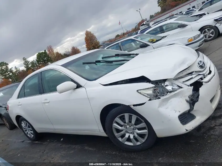 2011 TOYOTA CAMRY LE