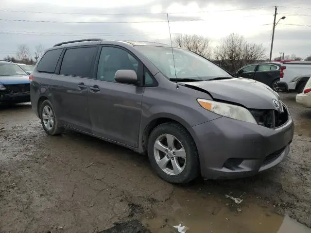 2013 TOYOTA SIENNA LE