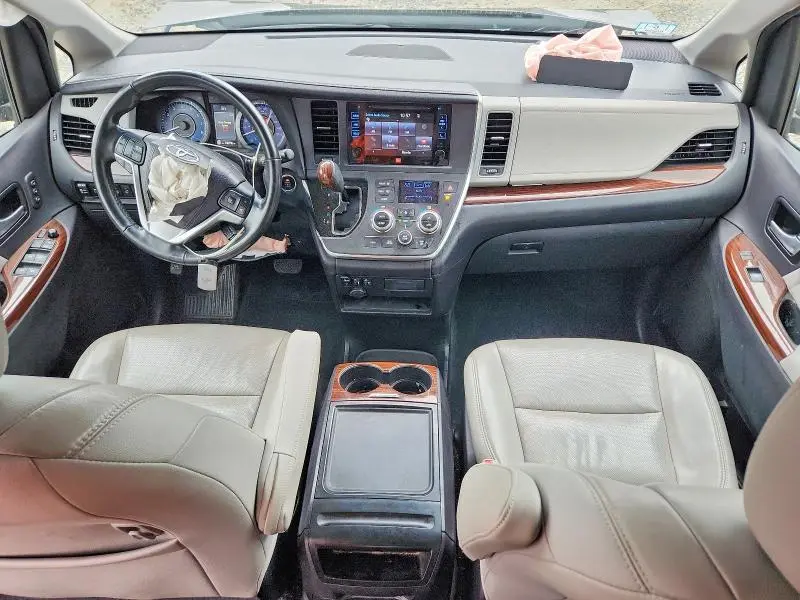 2017 TOYOTA SIENNA LIMITED 7-PASSENGER  