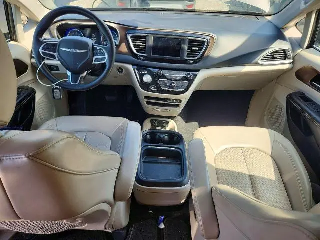 2021 CHRYSLER VOYAGER LX  