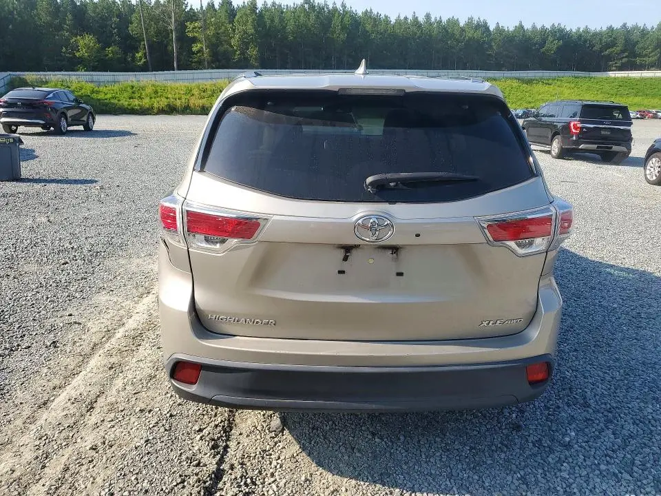 2014 TOYOTA HIGHLANDER XLE  