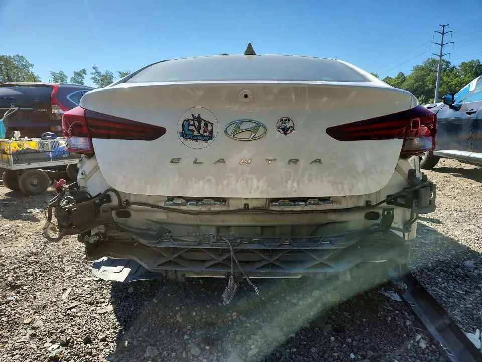 2019 HYUNDAI ELANTRA SE  