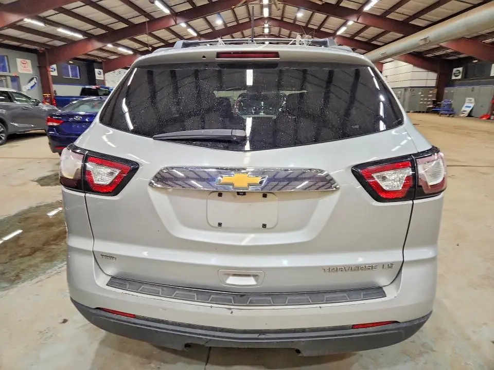 2013 CHEVROLET TRAVERSE LS  