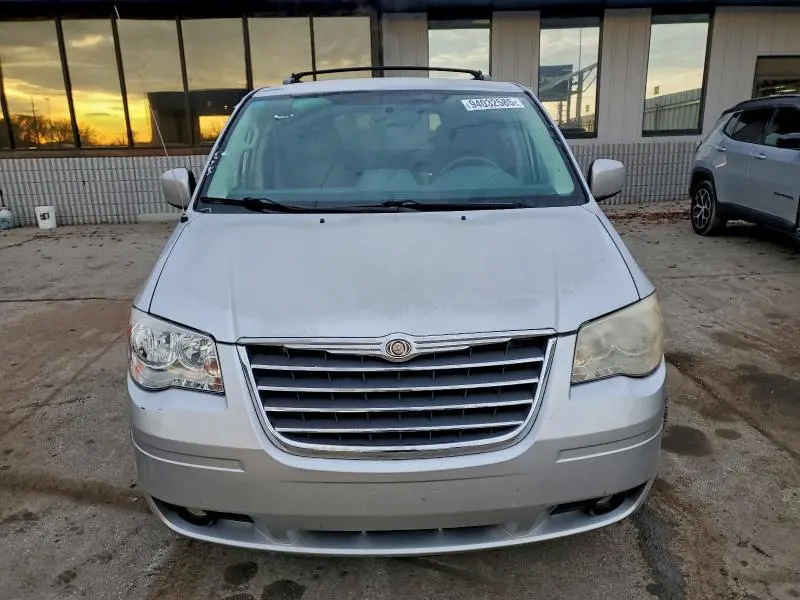 2010 CHRYSLER TOWN & COUNTRY TOURING  