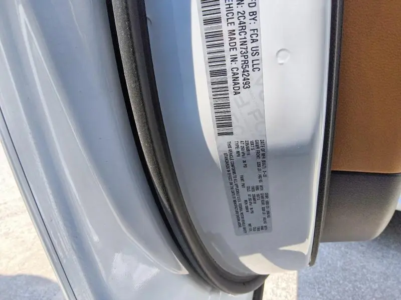 2023 CHRYSLER PACIFICA HYBRID PINNACLE  
