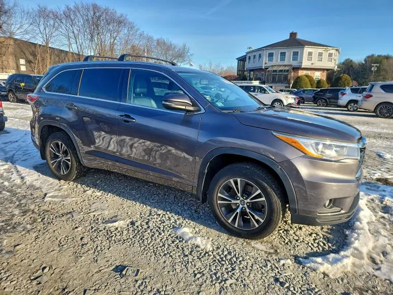 2016 TOYOTA HIGHLANDER XLE  