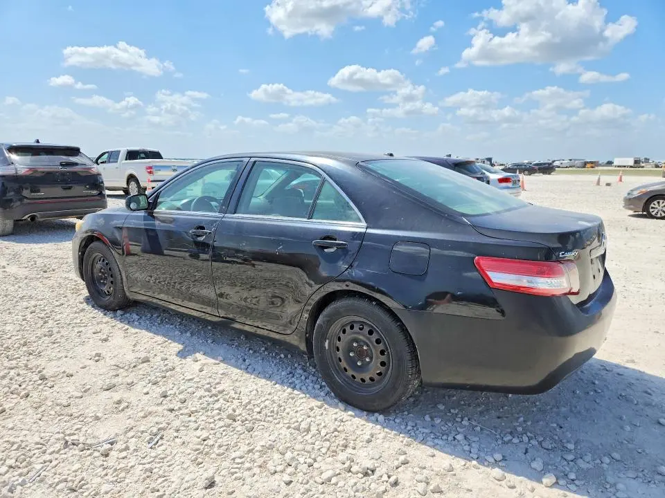 2010 TOYOTA CAMRY LE  