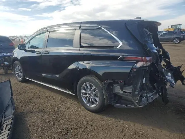 2023 TOYOTA SIENNA LE  
