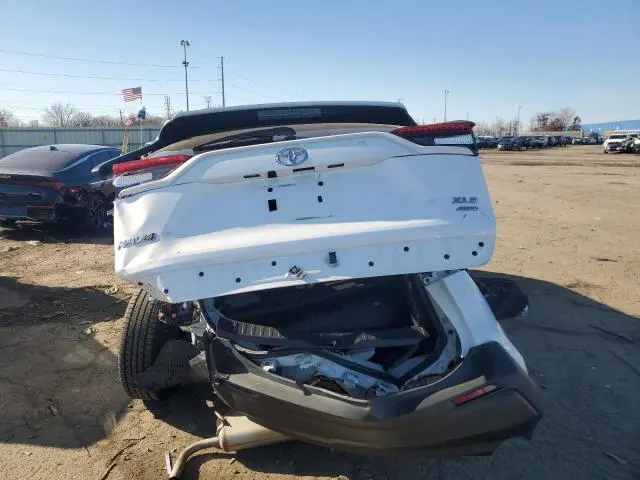 2021 TOYOTA RAV4 XLE  