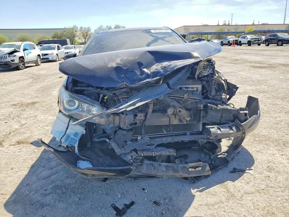 2016 TOYOTA CAMRY SE  