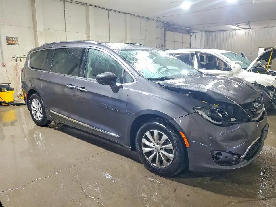 2019 CHRYSLER PACIFICA TOURING L  