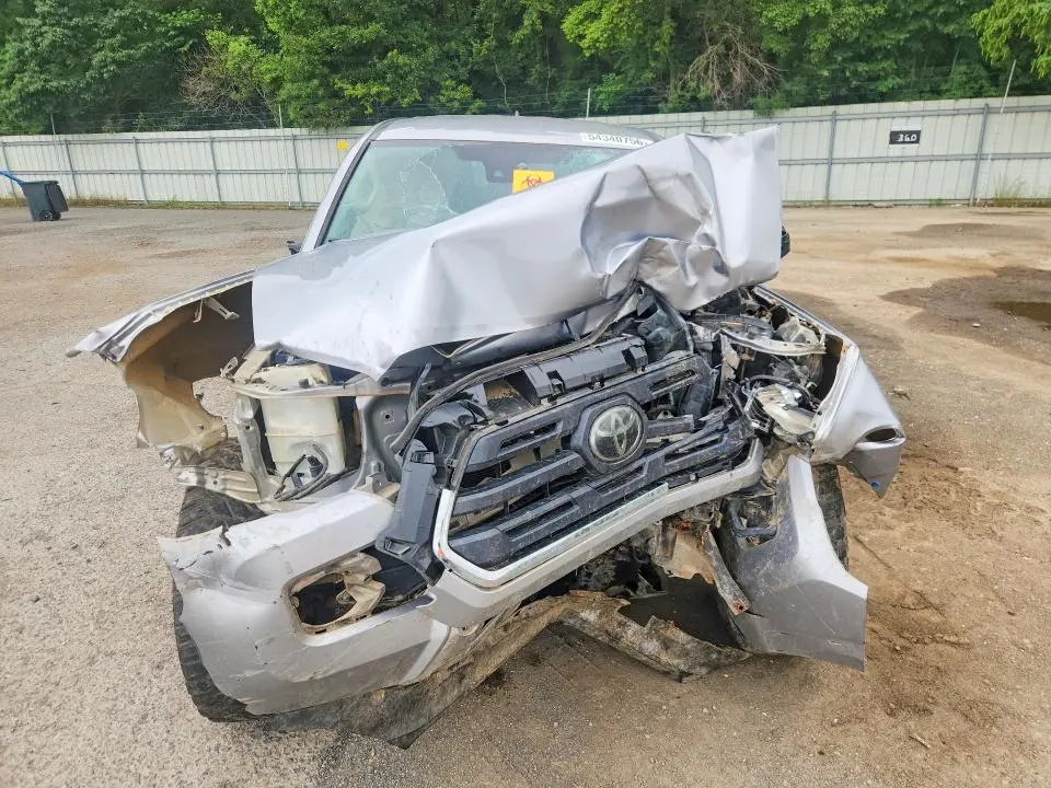 2018 TOYOTA TACOMA SR5 V6  
