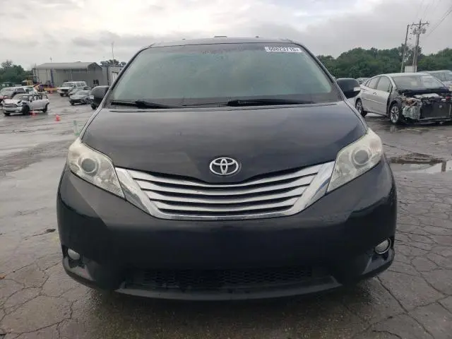 2013 TOYOTA SIENNA XLE  