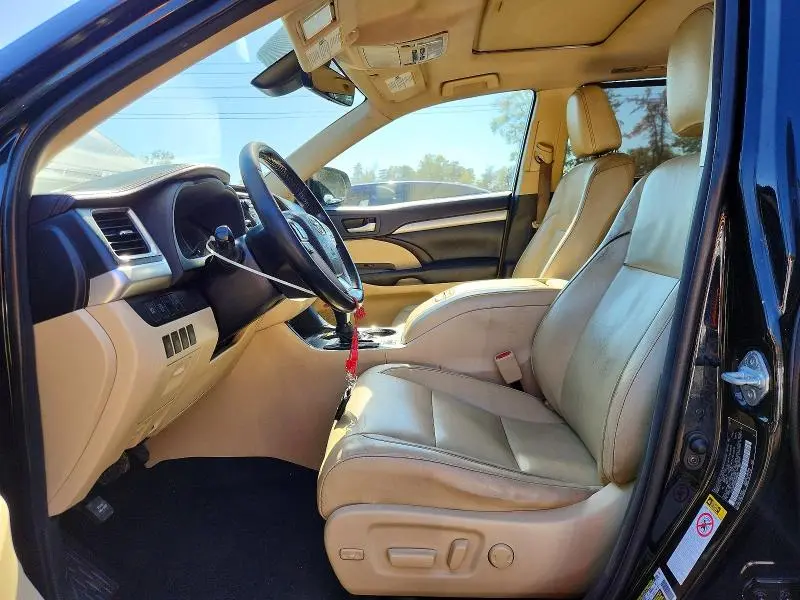2017 TOYOTA HIGHLANDER XLE  