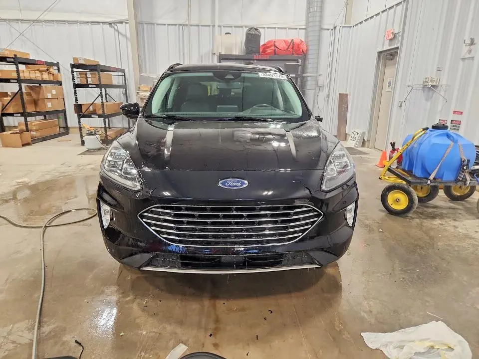 2022 FORD ESCAPE TITANIUM  