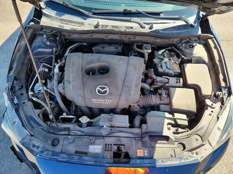 2015 MAZDA 3 SV  
