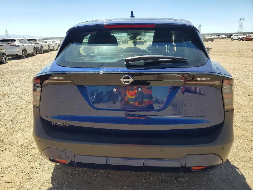 2025 NISSAN KICKS S  