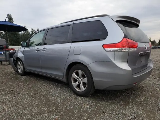 2013 TOYOTA SIENNA LE  