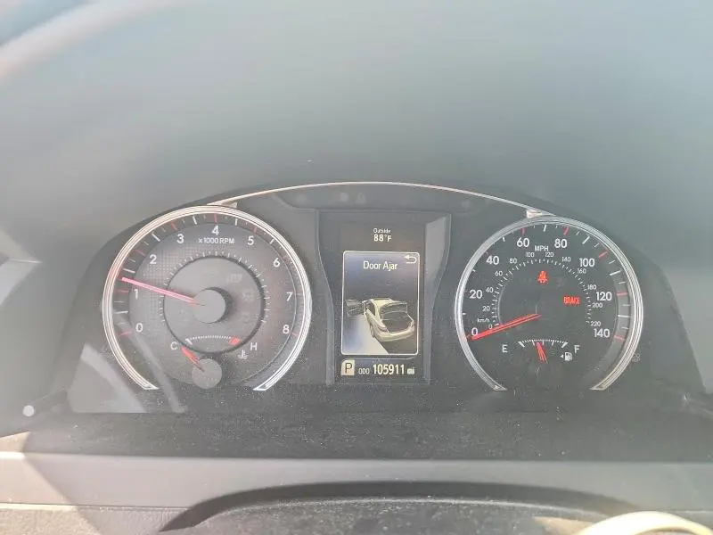 2015 TOYOTA CAMRY LE  