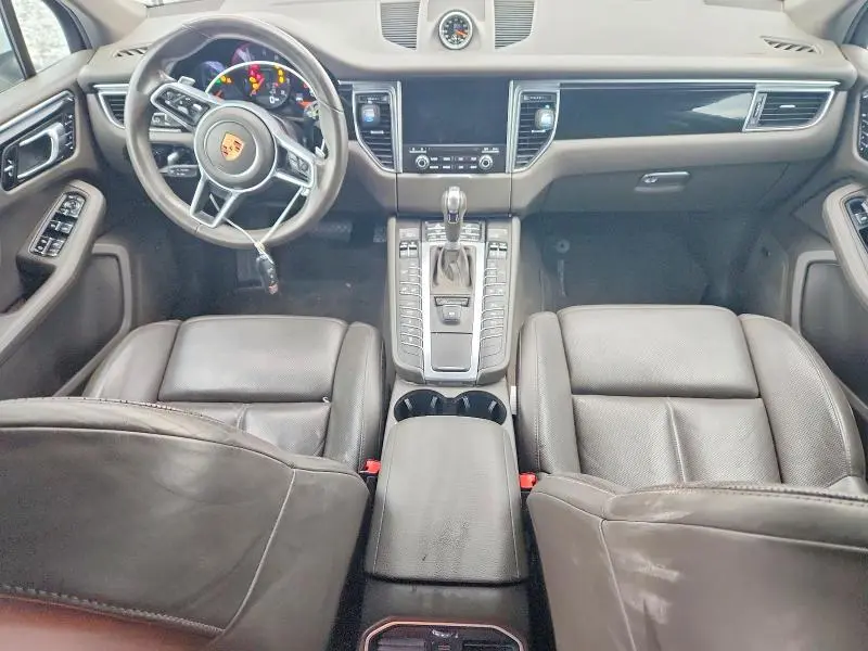 2018 PORSCHE MACAN   