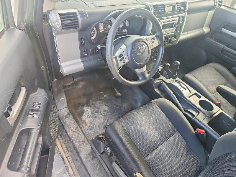 2013 TOYOTA FJ CRUISER   